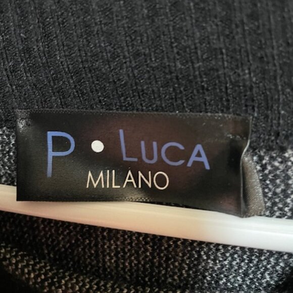 P. Luca Milano black and white poncho/cape/wrap with sleeves. - Picture 6 of 7